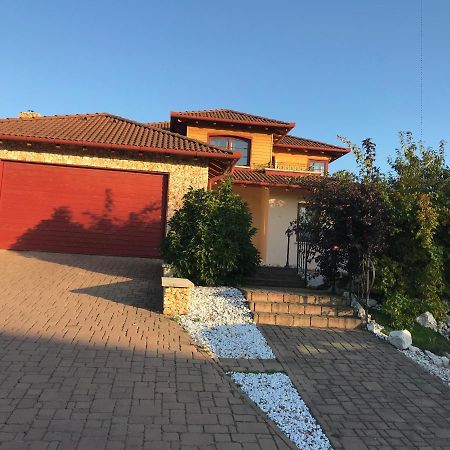 דירות Mogyoród Luxury Basement In The Surrounding Of Budapest מראה חיצוני תמונה