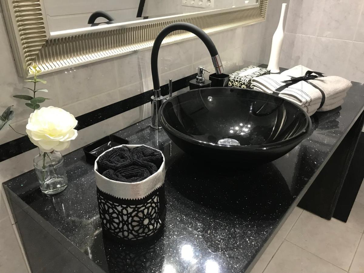 דירות Mogyoród Luxury Basement In The Surrounding Of Budapest מראה חיצוני תמונה