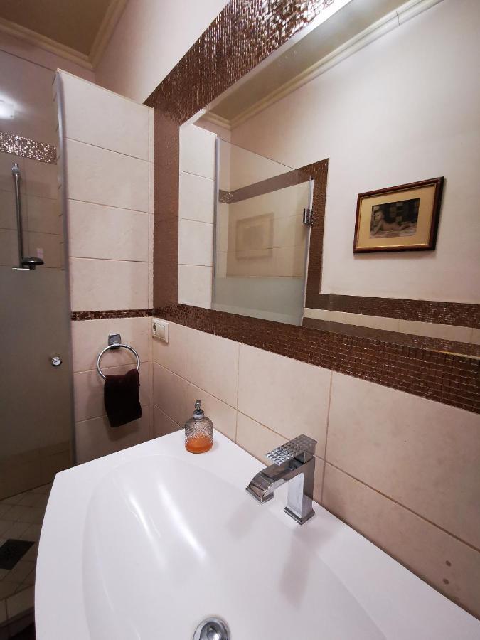 דירות Mogyoród Luxury Basement In The Surrounding Of Budapest מראה חיצוני תמונה