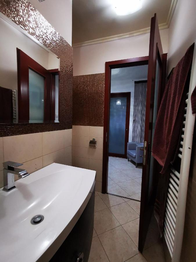 דירות Mogyoród Luxury Basement In The Surrounding Of Budapest מראה חיצוני תמונה