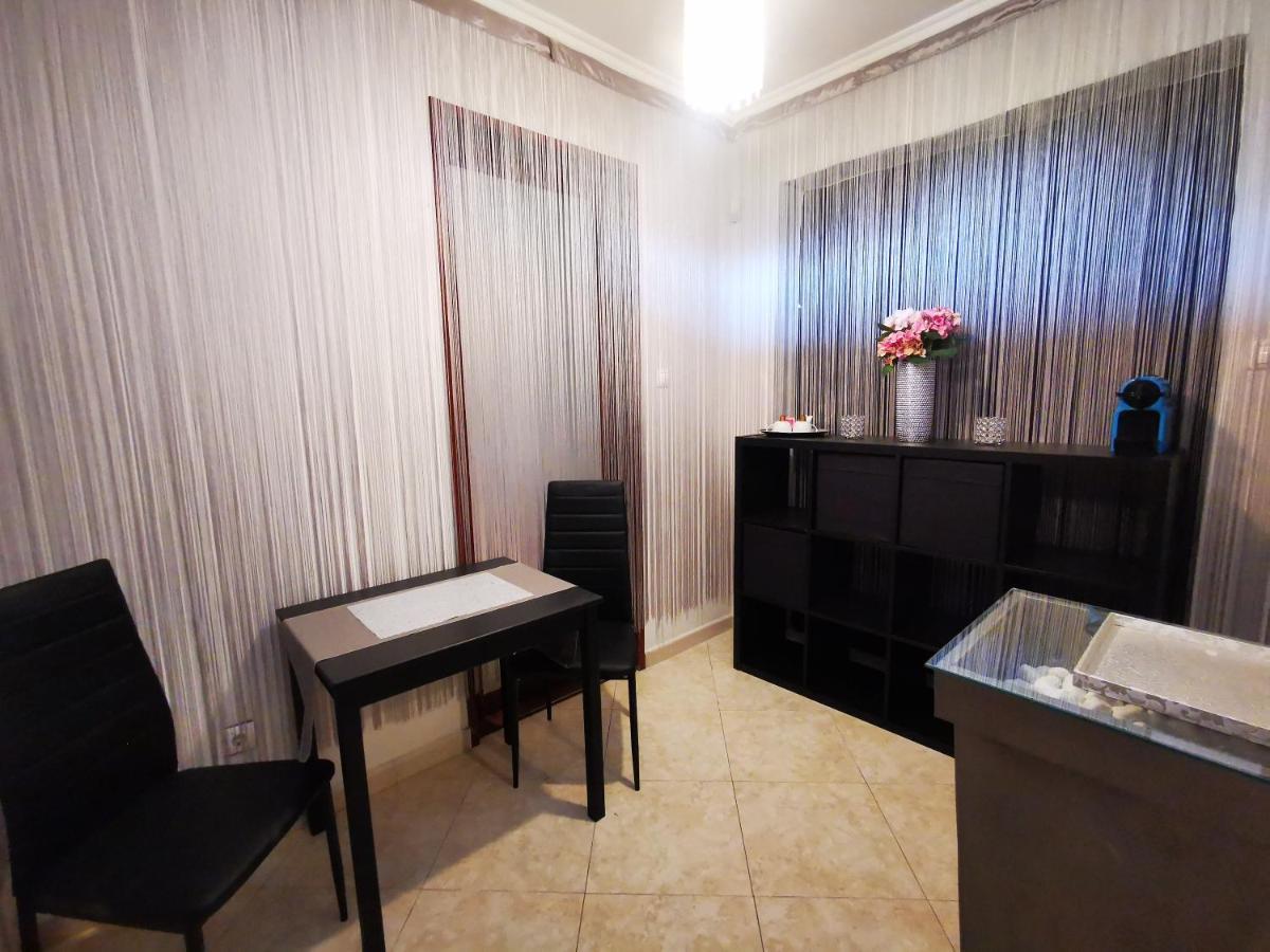 דירות Mogyoród Luxury Basement In The Surrounding Of Budapest מראה חיצוני תמונה
